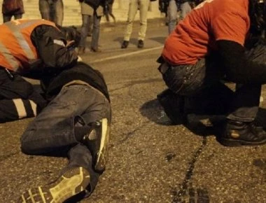 «Πολυπολιτισμικό» ξύλο στη Θεσσαλονίκη: Άγρια συμπλοκή μεταξύ αλλοδαπών στο κέντρο της πόλης (βίντεο)